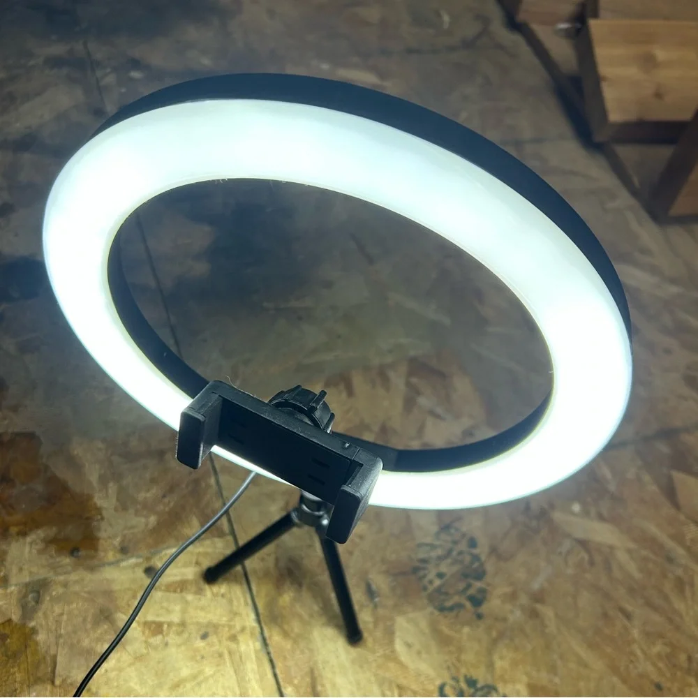 Phone ring light and recording stand with adjustable light tones and brightness